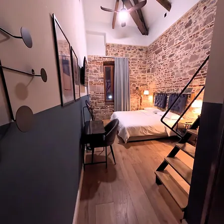 Issa Lesvos Hostel Mytilene Exterior photo